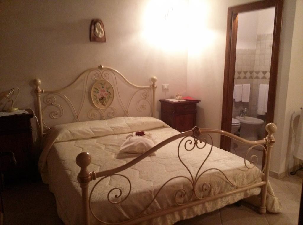 B&B Il Tulipano Sul Lago Colle di Tora Ruang foto