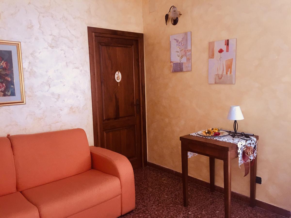B&B Il Tulipano Sul Lago Colle di Tora Bagian luar foto